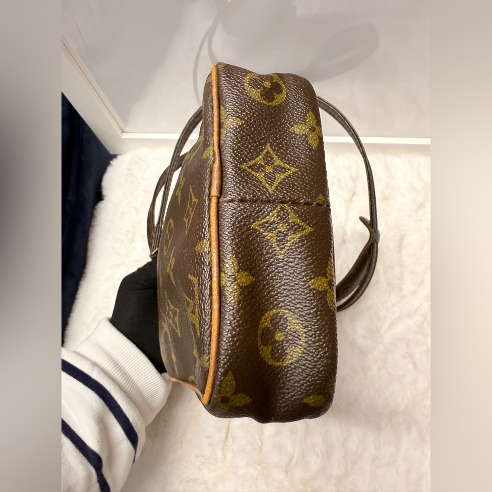 Louis Vuitton Monogram Danube Crossbody Bag - Picture 11 of 11